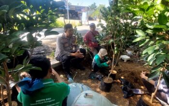 Polsek Labuapi Ajak Warga Manfaatkan Lahan Pekarangan