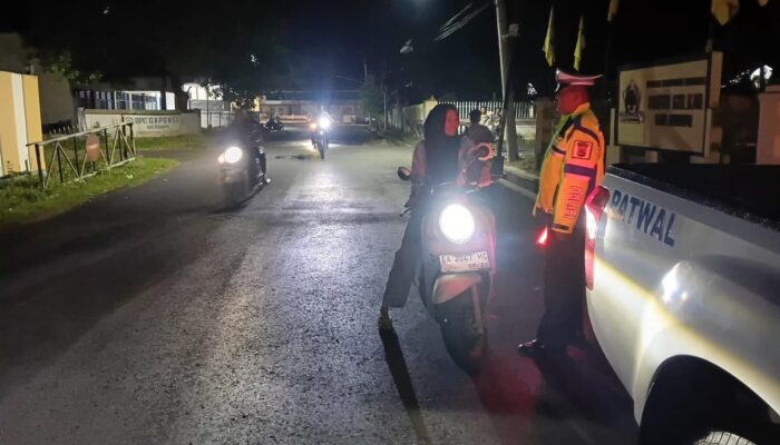 SAT LANTAS POLRES DOMPU INTENSIFKAN BLUE LIGHT PATROL DAN REKAYASA ARUS LALU LINTAS UNTUK WUJUDKAN KAMSELTIBCAR LANTAS