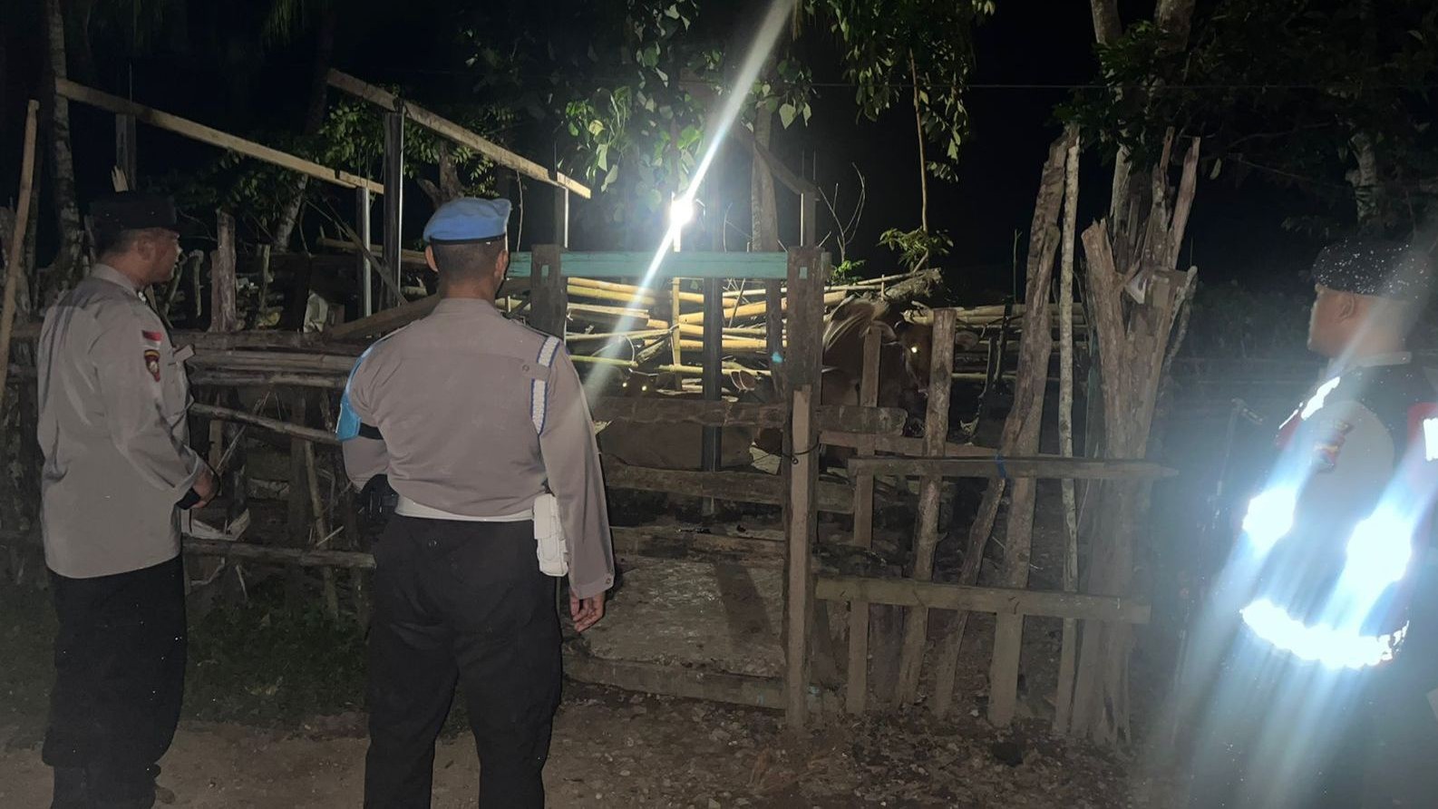 Cegah Kriminalitas 3C, Polsek Sekotong Sasar Desa Cendi Manik