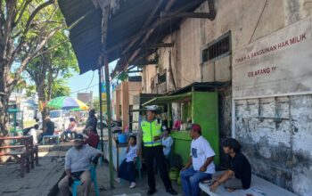 Tingkatkan Kesadaran Berlalu Lintas, Sat Lantas Polres Sumbawa Sambangi Pangkalan Ojek Labuan Badas