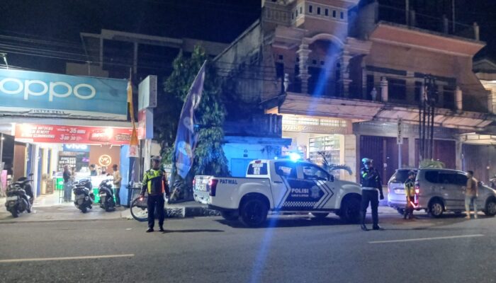 Cegah Gangguan Kamtibmas, Sat Lantas Polres Sumbawa Intensifkan Patroli Blue Light di Malam Hari