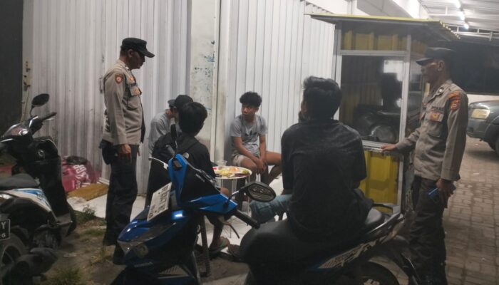 Antisipasi Gangguan Kamtibmas Pekat Malam, Polsek Batulayar Gencarkan Patroli KRYD di Jalur Wisata dan Pemukiman