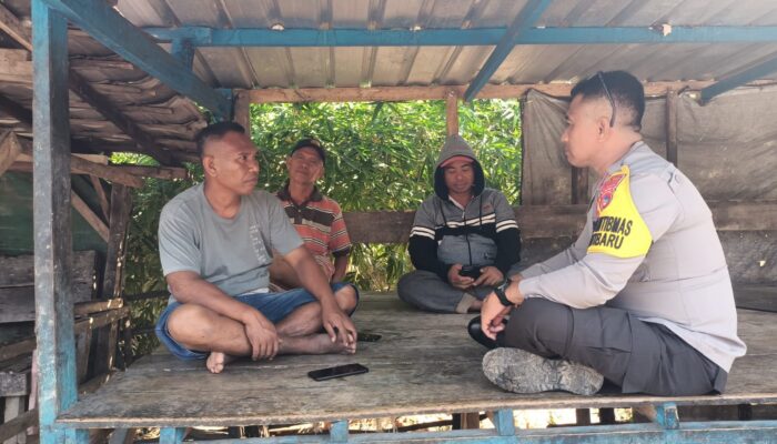 Sambang dan Silaturahmi, Bhabinkamtibmas Jatibaru Perkuat Kemitraan dengan Masyarakat