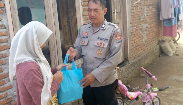 Polsek Lembar Salurkan Bantuan Nutrisi Mantap di Labuan Tereng