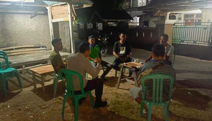 Bhabinkamtibmas Kelurahan Bugis Dorong Warga Aktifkan Satkamling, Wujudkan Lingkungan Aman dan Kondusif