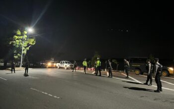 Perkuat Keamanan dan Kenyamanan di Jalur Strategis, Pamapta Polres Bima Kerahkan Patroli Humanis Gabungan Piket Fungsi.