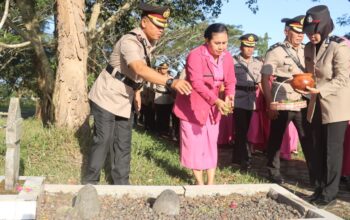 Sambut Hari Bhayangkara ke-80, Polres Lombok Tengah Laksanakan Ziarah Makam dan Tabur Bunga di TMP Mandalika
