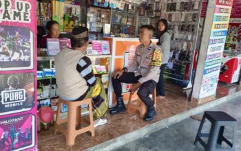 Bhabinkamtibmas Desa Bebuak Ajak Warga Aktifkan Pos Ronda demi Jaga Kamtibmas