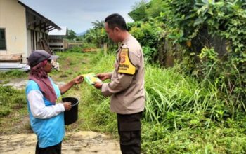Polsek Labuapi Salurkan Bantuan Bibit Demi Perkuat Ketahanan Pangan Desa Labuapi