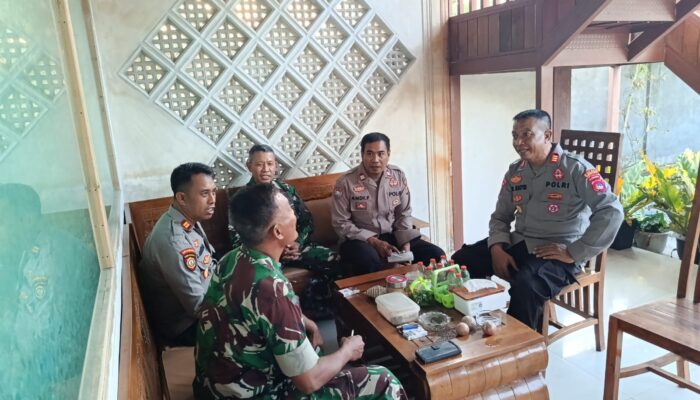 Kapolsek Sukamulia Perkuat Sinergitas TNI–Polri Melalui Silaturahmi dengan Danramil 01 Selong dan Danposramil Sukamulia