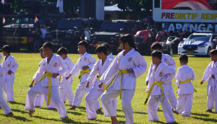 “Karate Dojo Ditpolairud Polda NTB Meriahkan Perayaan HUT Polri Ke-80