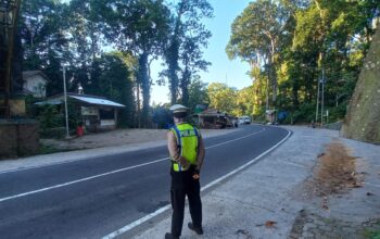 Sat Lantas Polres Lombok Utara Gelar Strong Point Pagi, Atur Arus dan Tertibkan Pelanggar
