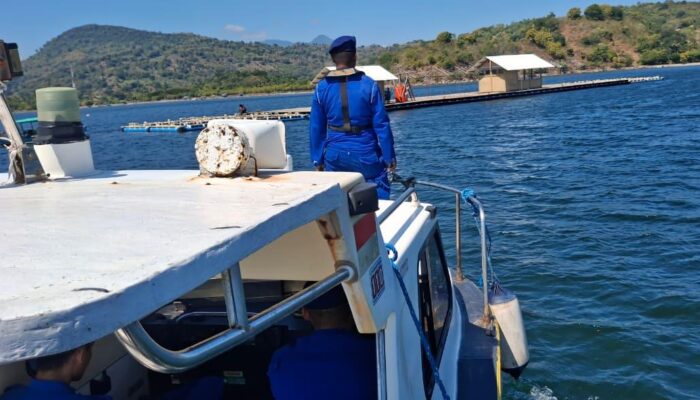 Tegas Menjaga Keamanan Wilayah Laut, Satpolairud Polres Bima Kabupaten Tingkatkan Patroli Perairan