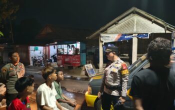 PATROLI MALAM POLRES DOMPU INTENSIFKAN DIALOG HUMANIS, AJAK MASYARAKAT PATUHI JAM MALAM DAN JAGA KAMTIBMAS
