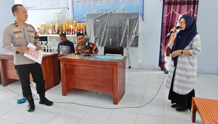 Polmas Polres Bima Kota Sambangi Komunitas Gojek, Sampaikan Pesan Kamtibmas dan Sosialisasikan Call Center Polri 110