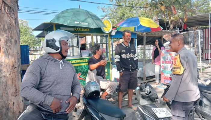 Sambang dan Silaturahmi Bhabinkamtibmas Karijawa Perkuat Kemitraan Polri dengan Masyarakat
