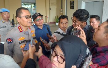 POLDA NTB BONGKAR KOMPLOTAN PENCURI MOTOR MODUS KENALAN LEWAT FACEBOOK