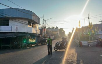 SATLANTAS POLRES DOMPU LAKSANAKAN RAWAN PAGI DAN STRONG POINT, WUJUDKAN KAMTIBCARLANTAS YANG AMAN DAN TERTIB