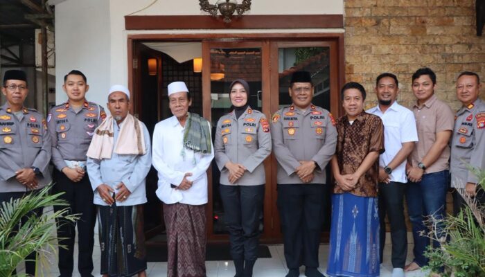 Kapolres Lombok Barat Kunjungi Ponpes Al-Ishlahuddiny Kediri, Perkuat Sinergitas Polri dan Ulama