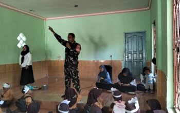 Babinsa Langko Ajak Siswa Kenali Pancasila dan Tolak Bullying