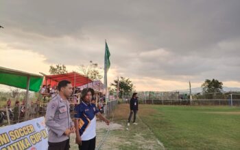 Bhabinkamtibmas Desa O’o Amankan Turnamen Sepak Bola Mini O’o Mantika Cup IX 2026, Wujudkan Pertandingan Aman dan Sportif