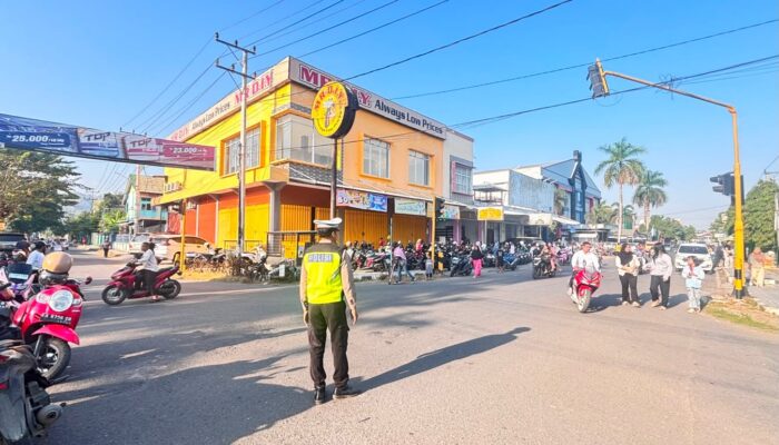  POLRES DOMPU GELAR PENGAMANAN CAR FREE DAY, SAT LANTAS PASTIKAN KEAMANAN DAN KELANCARAN ARUS LALU LINTAS