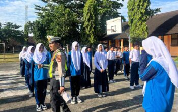 Cetak Generasi Disiplin, Satlantas Polres Lombok Barat Gelar Pelatihan PKS di SMPN 1 Labuapi