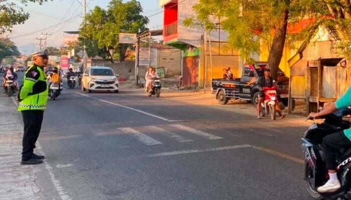 Antisipasi Kemacetan dan Kecelakaan di Jam Sibuk, Satlantas Polres Bima Kabupaten Gelar Kegiatan Rawan Pagi