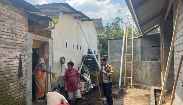 Bhabinkamtibmas Desa Pesanggrahan Laksanakan Sambang dan Silaturahmi, Ajak Warga Berperan Aktif Menjaga Kamtibmas