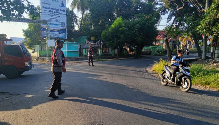 Polsek Bayan Gelar Rawan Pagi di Jalan Raya Tanjung-Bayan Antisipasi Laka Lantas