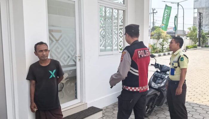 Polsek Pemenang Laksanakan Pengamanan di Bank NTB Syariah