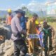 Hadiri Peletakan Batu Pertama Pembayaran Dam Sampalu, Bhabinkamtibmas Polsek Madapangga Imbau Warga Jaga dan Sukseskan Program Irigasi