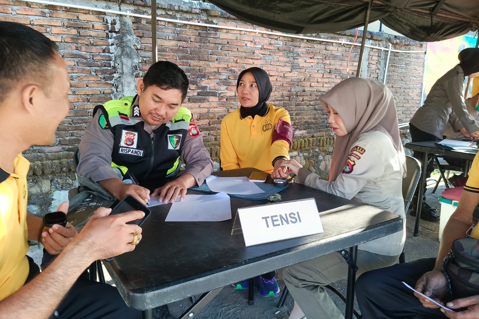 Polres Lombok Barat Pastikan Kesiapan Fisik Personel Melalui Skrining Medis Jelang Tes Kesamaptaan