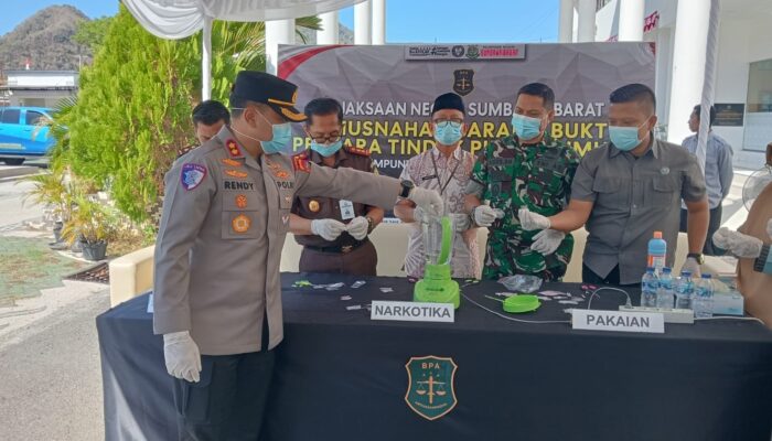 Kapolres Hadiri Pemusnahan Barang Bukti Narkotika di Kejaksaan Negeri Sumbawa Barat