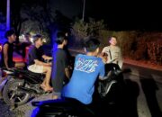 Ciptakan Rasa Aman, Piket Regu III Polsek Labuhan Badas Gelar Patroli Blue Light di Jalan Batu Gong hingga Samota
