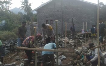 Bhabinkamtibmas Desa Saneo Aktif Sambangi Warga, Perkuat Kemitraan dan Gotong Royong Jaga Kamtibmas