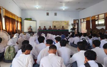 Bekali Generasi Muda, Polsek Asakota Sampaikan Edukasi Kamtibmas di SMAN 5