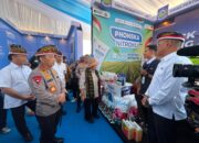 Kapolri dan Menko Pangan Panen Raya Bawang Putih di Sembalun