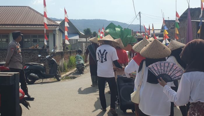 Memeriahkan HUT RI Ke – 81 Polsek Seteluk Aktif Mengamankan Pawai Karnaval dan Budaya