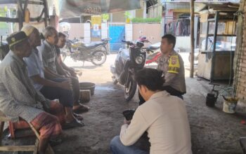 Bhabinkamtibmas Desa Parangina Sambangi Warga, Ajak Bersama Jaga Kamtibmas