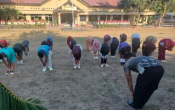Sambut HUT Lalulintas Bhayangkara Ke-71, Satlantas Polres Bima Kabupaten Latih PBB Polisi Cilik