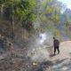 Sigap Padamkan Titik Api di Kilometer 78, Kapolsek Lunyuk Bersama Warga Tanggulangi Kebakaran Hutan dan Lahan