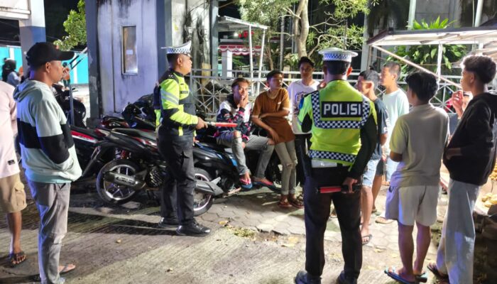 Sat Lantas Polres Dompu Gelar Blue Light Patrol dan Strong Point Malam