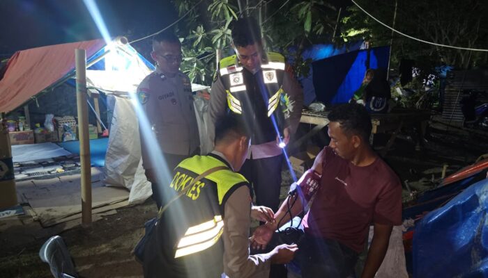 Tim Biddokkes Polda NTB Beri Layanan Kesehatan untuk Warga Terdampak Bencana di Ende
