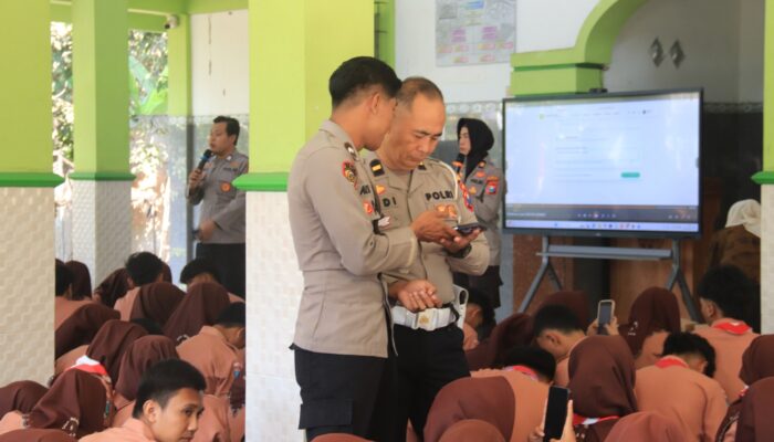 Cetak Generasi Siap Kerja, SMAN 5 Tuban Kenalkan Program AI Kepada Ratusan Pelajar