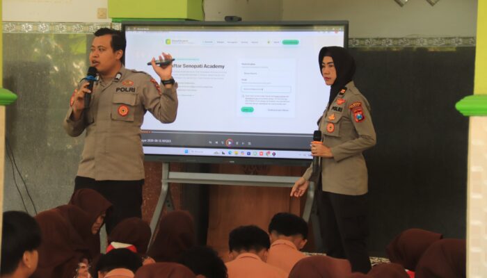 Antisipasi Kejahatan Siber, SMAN 5 Tuban Gelar Sosialisasi Etika Pemanfaatan AI