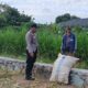 Memperkuat Ketahanan Pangan Desa, Bhabinkamtibmas Polsek Labuapi Turun Sawah Sapa Petani Karang Bongkot
