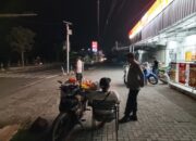 Polsek Praya Gelar Patroli Antisipasi 3C di Pertokoan Alfamart IPDN Renteng