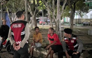 Berikan Keamanan dan Kenyamanan Masyarakat, Polisi Sumbawa Barat Patroli Malam di Taman Tiangnam