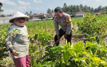 Bhabinkamtibmas Pringgabaya Sambangi Petani, Ingatkan Kamtibmas dan Bahaya Karhutla